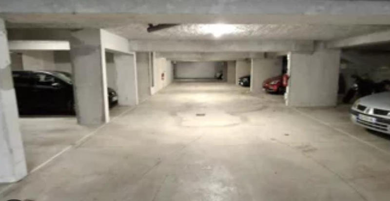 Parking / Garage - 11 m²
