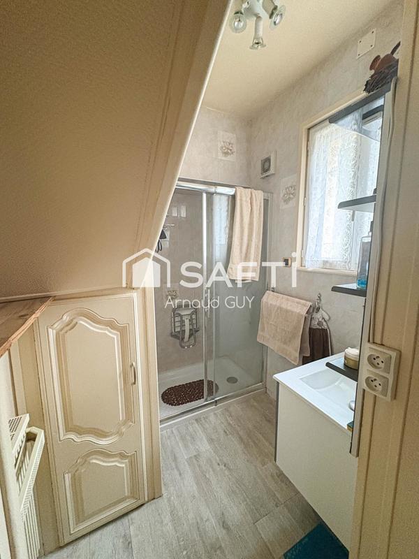 Maison - 230 m² - 8 pièces
