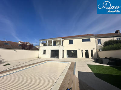 Maison - 290 m² - 6 pièces