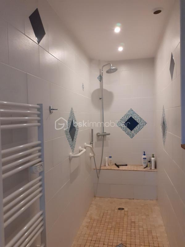 Propriété - 165 m² - 6 pièces