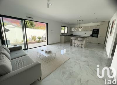 Maison - 122 m² - 7 pièces