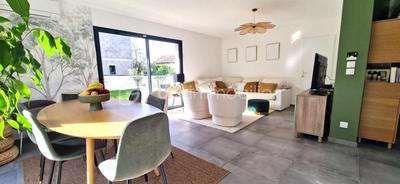 Maison - 93 m² - 4 pièces