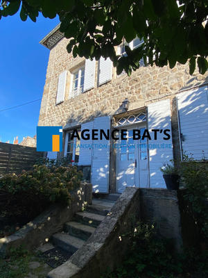 Maison - 218 m² - 7 pièces