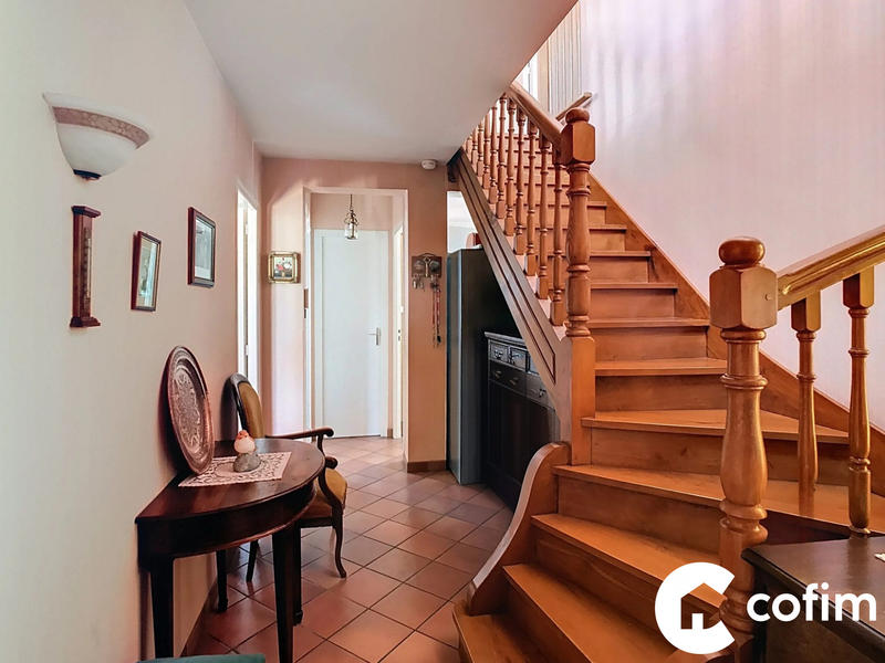 Maison traditionnelle - 151 m² - 6 pièces