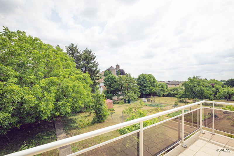 Maison - 183 m² - 7 pièces