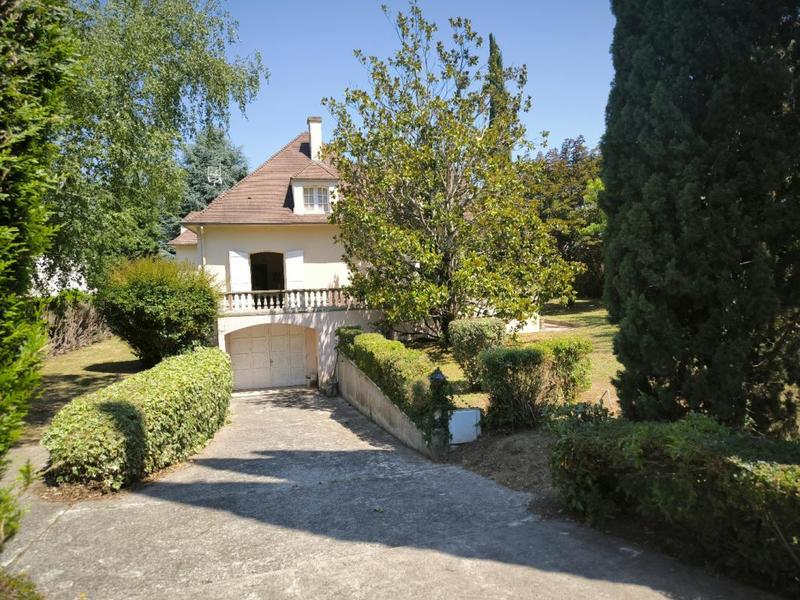 Maison bourgeoise - 330 m² - 13 pièces