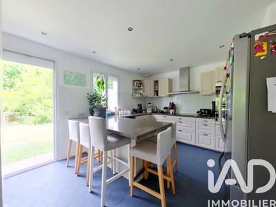 Maison - 140 m² - 7 pièces