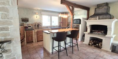 Propriété - 225 m² - 10 pièces