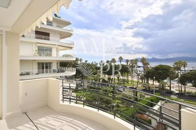 Appartement - 118 m² - 3 pièces