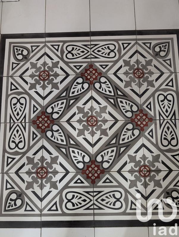 Maison - 237 m² - 7 pièces