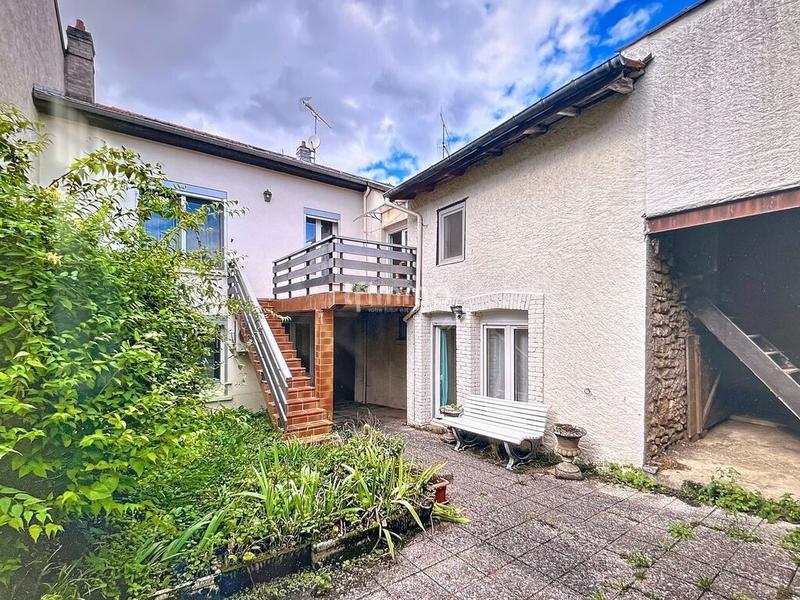 Maison - 290 m² - 11 pièces