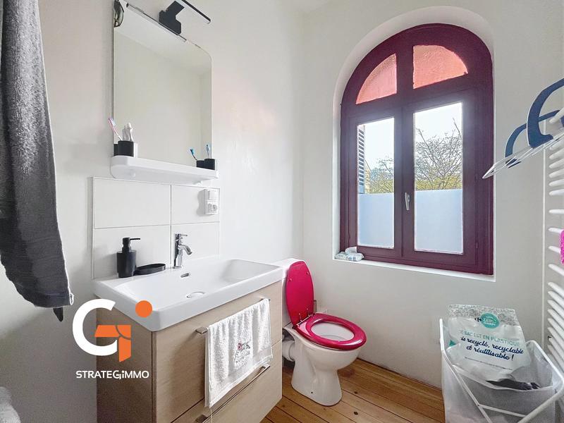 Chambre - 130 m² - 6 pièces