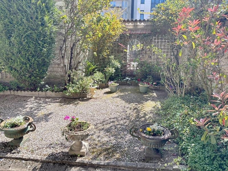 Maison bourgeoise - 353 m² - 13 pièces