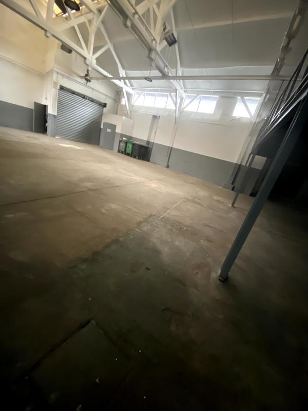 Local commercial - 874 m²