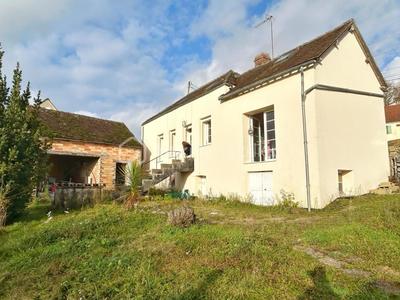 Maison - 82 m² - 6 pièces