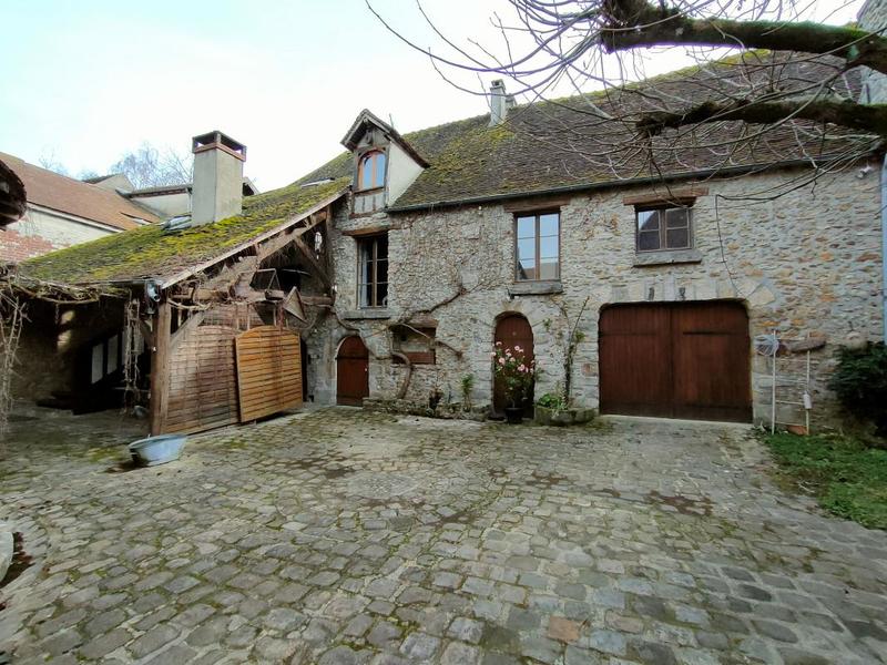 Propriété - 370 m² - 5 pièces