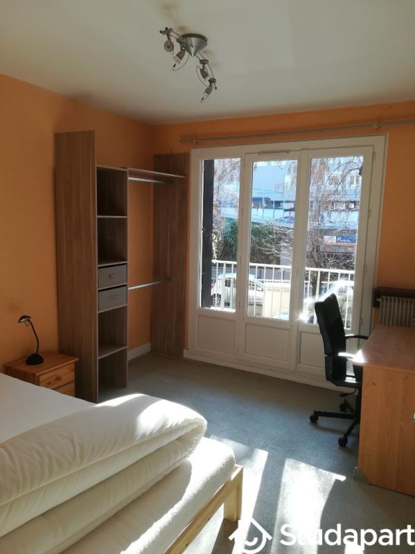 Chambre - 12 m² - 1 pièce