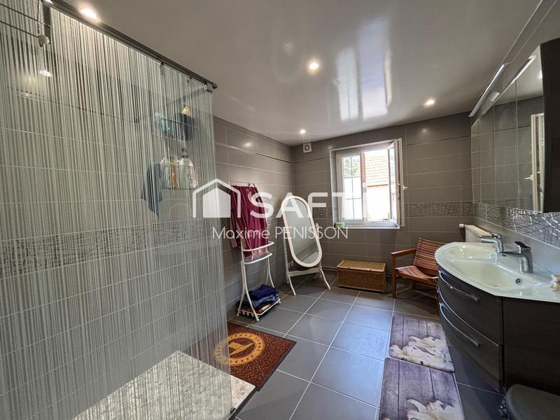 Maison - 260 m² - 6 pièces