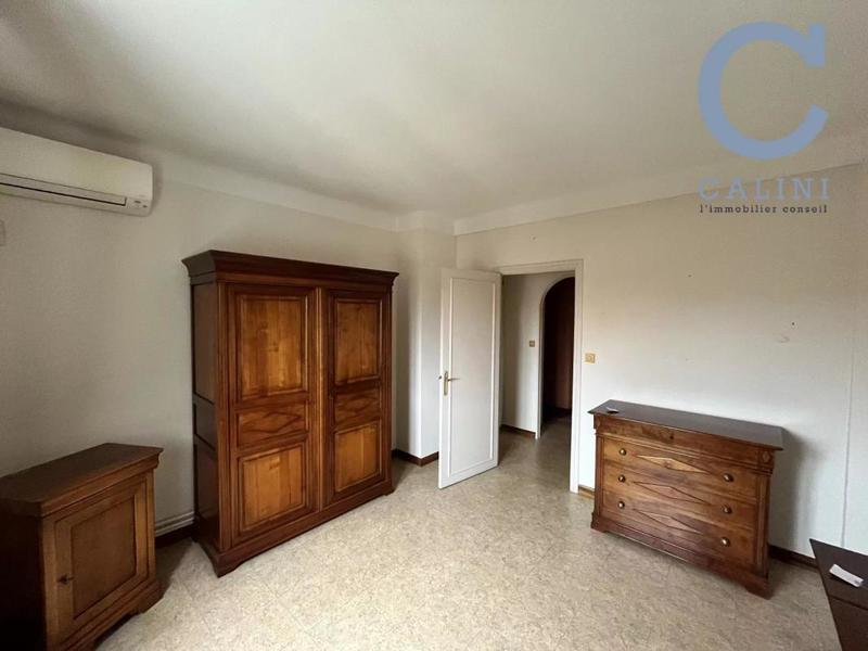 Appartement - 117 m² - 6 pièces