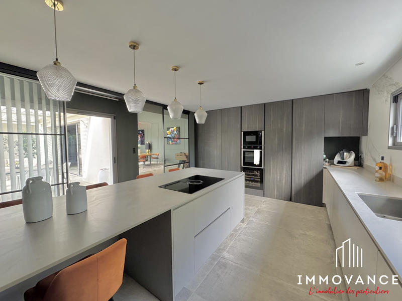 Villa - 215 m² - 5 pièces