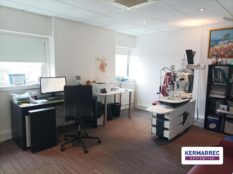 Bureau - 100 m² - 5 pièces