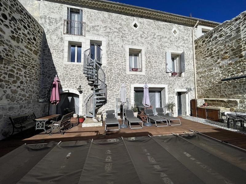 Maison - 209 m² - 8 pièces