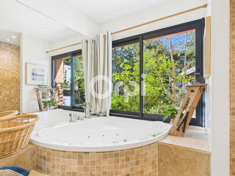 Villa - 218 m² - 5 pièces