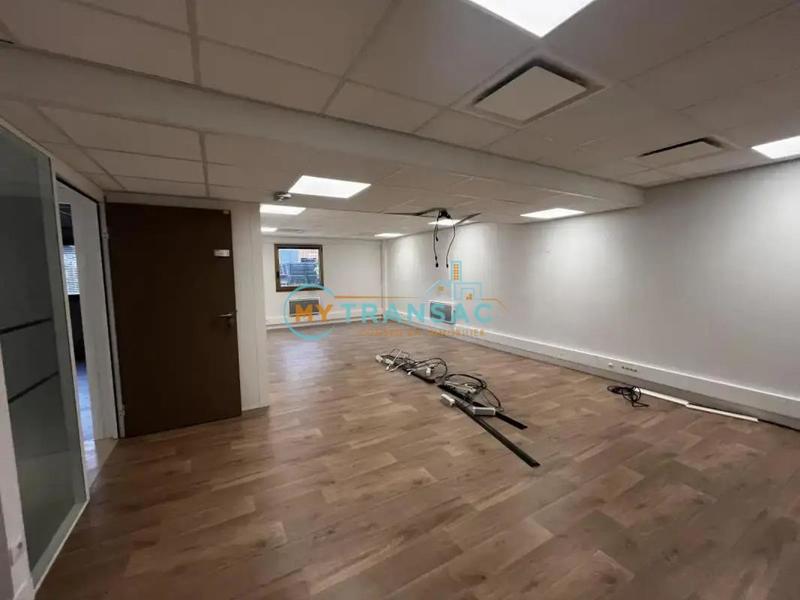 Local d'activités - 1 730 m²