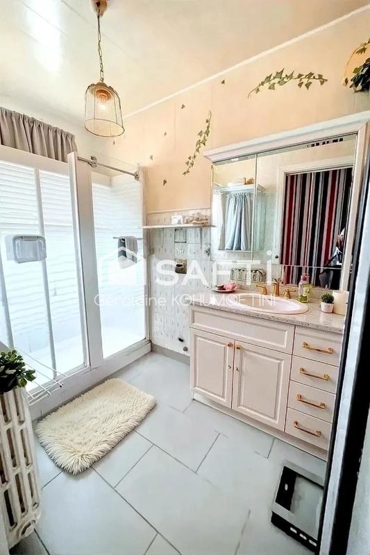 Maison - 127 m² - 8 pièces