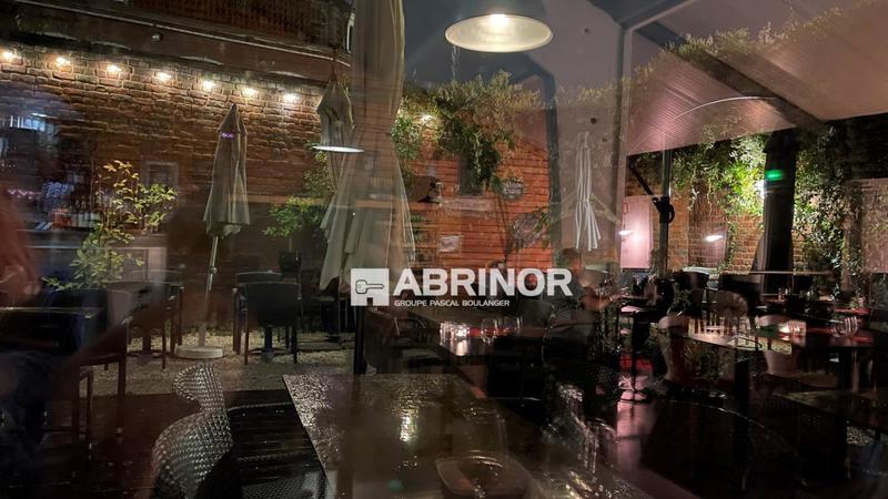 Services - 220 m² - 4 pièces