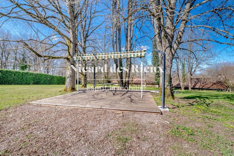 Maison - 260 m² - 7 pièces