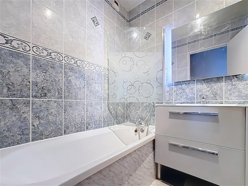 Appartement - 98 m² - 5 pièces