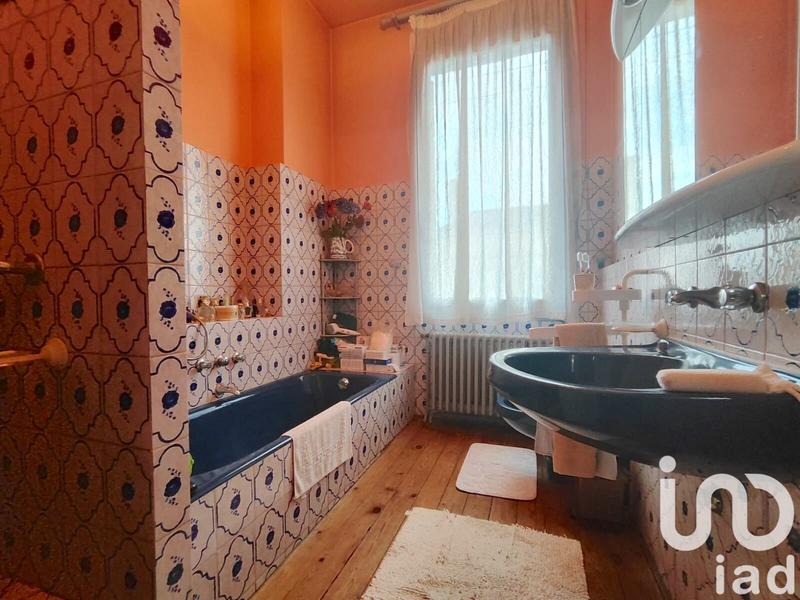 Maison - 217 m² - 7 pièces