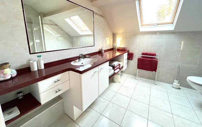 Maison - 183 m² - 7 pièces