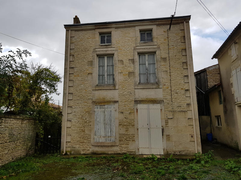 Maison - 450 m² - 10 pièces