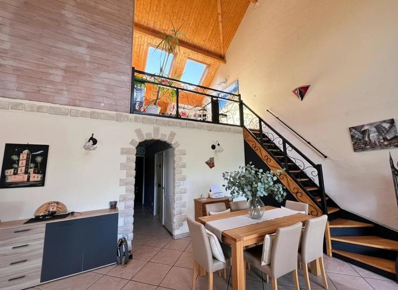 Maison - 167 m² - 6 pièces