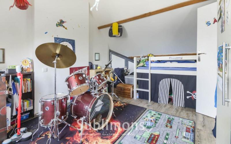 Maison - 211 m² - 6 pièces