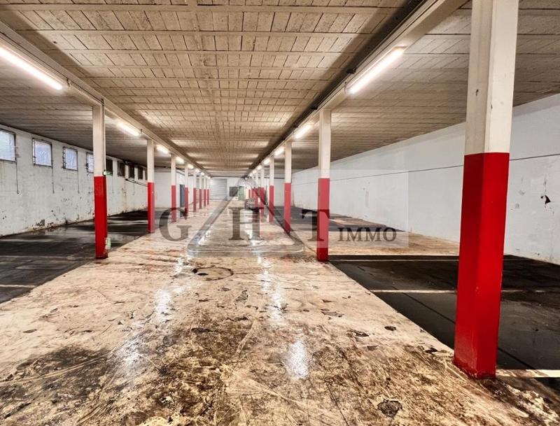 Entrepôt - 768 m²