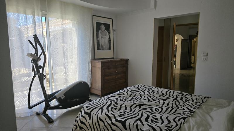 Propriété - 295 m² - 12 pièces