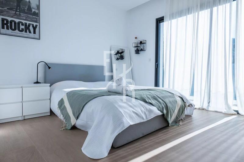 Villa - 245 m² - 5 pièces