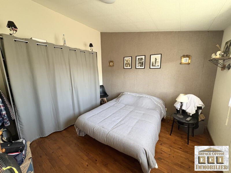 Maison traditionnelle - 97 m² - 5 pièces