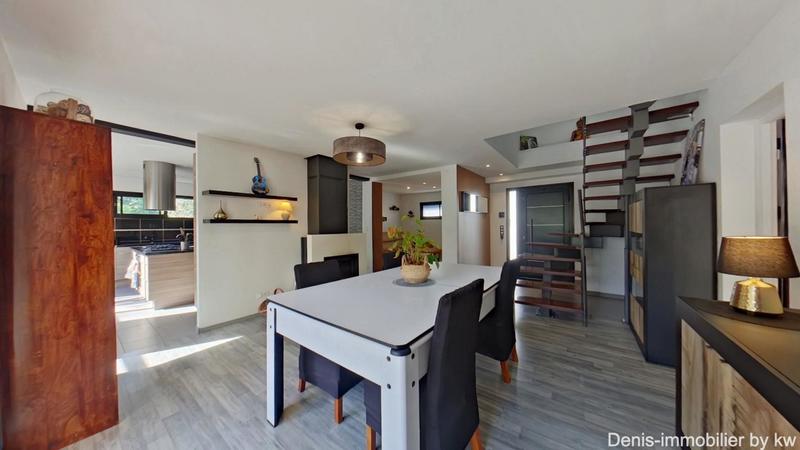 Maison - 151 m² - 6 pièces