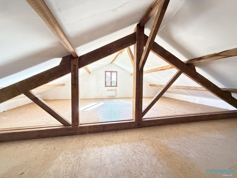 Maison traditionnelle - 192 m² - 7 pièces