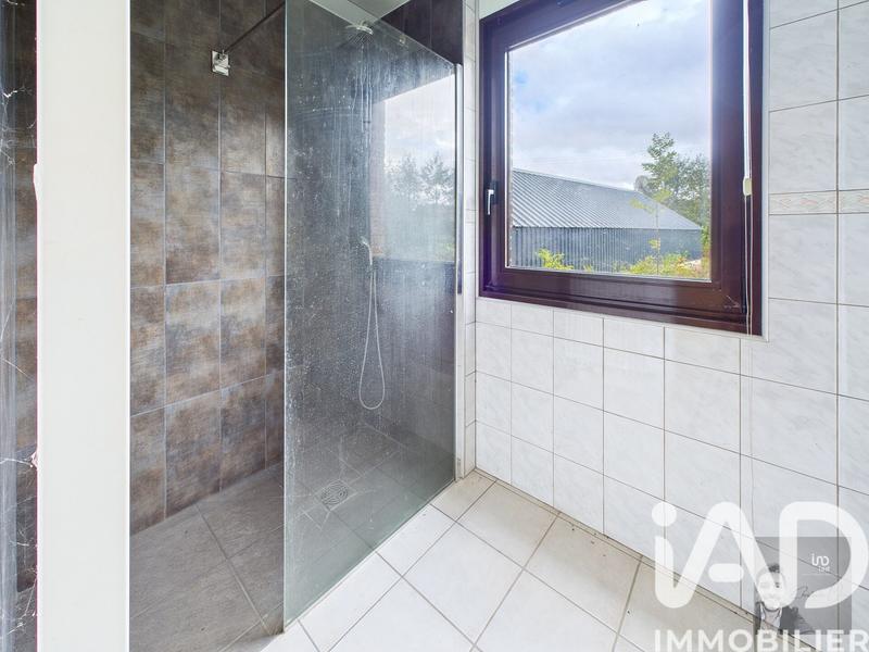 Maison - 230 m² - 8 pièces