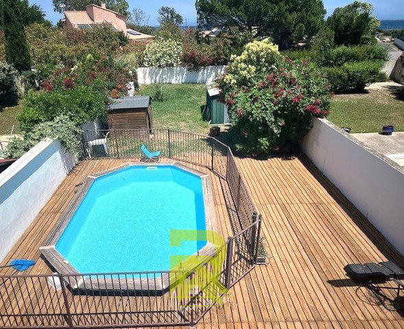 Maison - 102 m² - 5 pièces