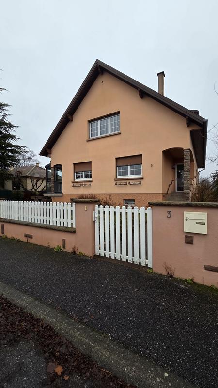 Maison - 219 m² - 7 pièces