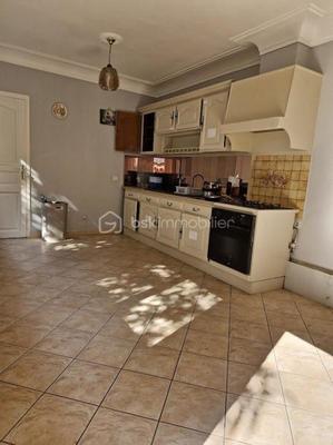 Maison - 155 m² - 8 pièces