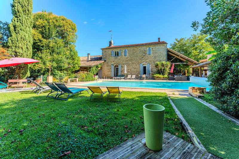 Maison - 500 m² - 14 pièces