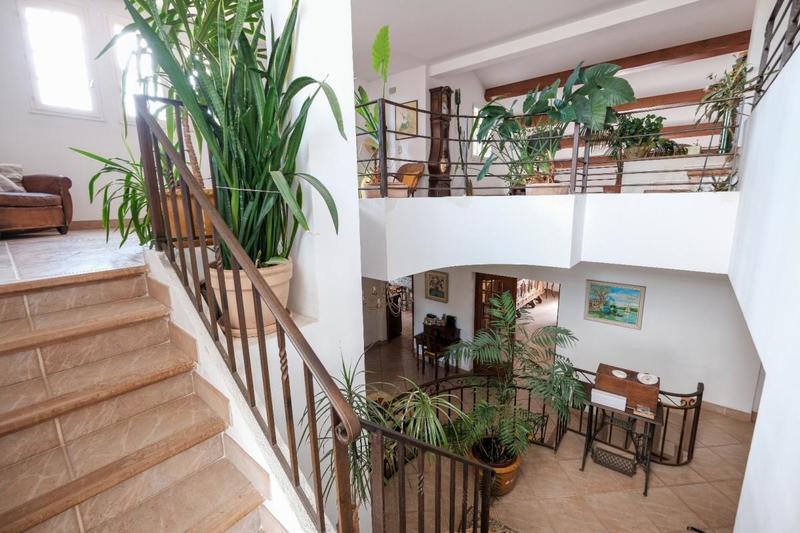 Propriété - 322 m² - 10 pièces