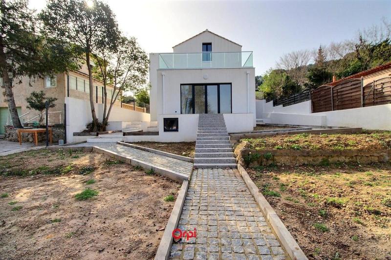 Maison - 209 m² - 8 pièces